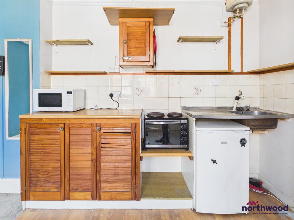 House in Eastbourne, Little Chelsea, Upperton - View 4