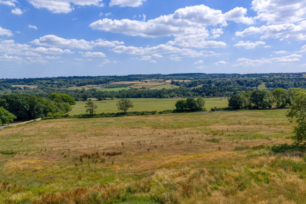 Additional image 3 of Quiet country setting