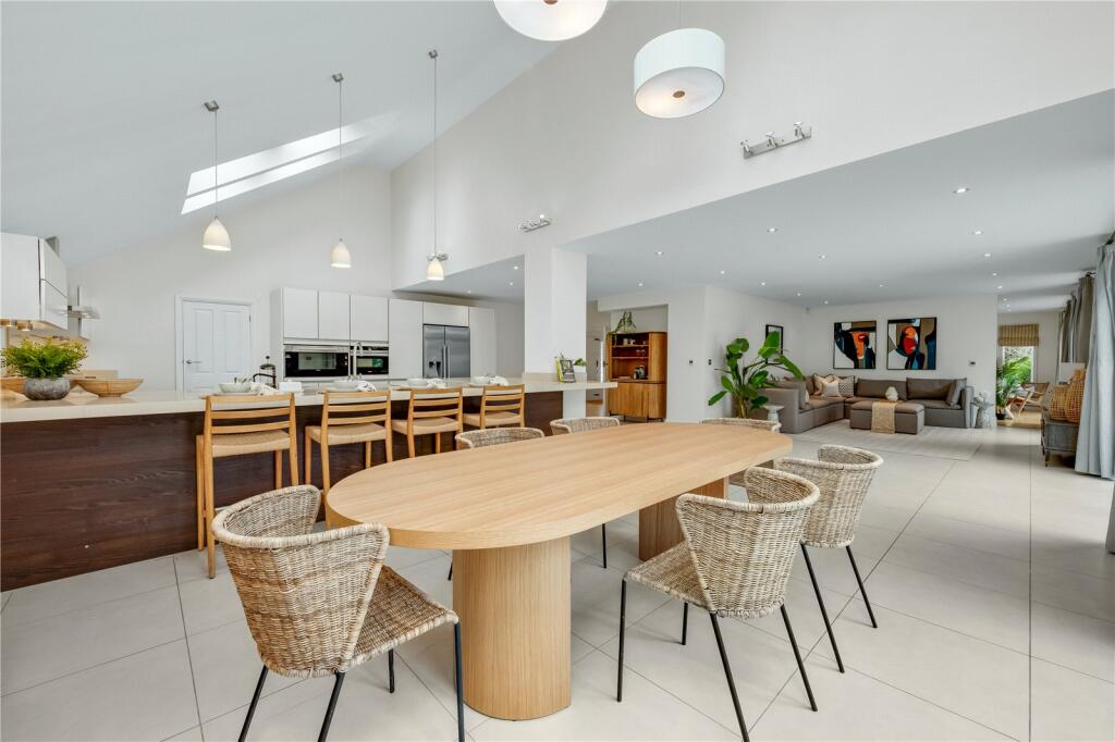 West End Lane, Esher, Surrey, KT10 – pohled 4