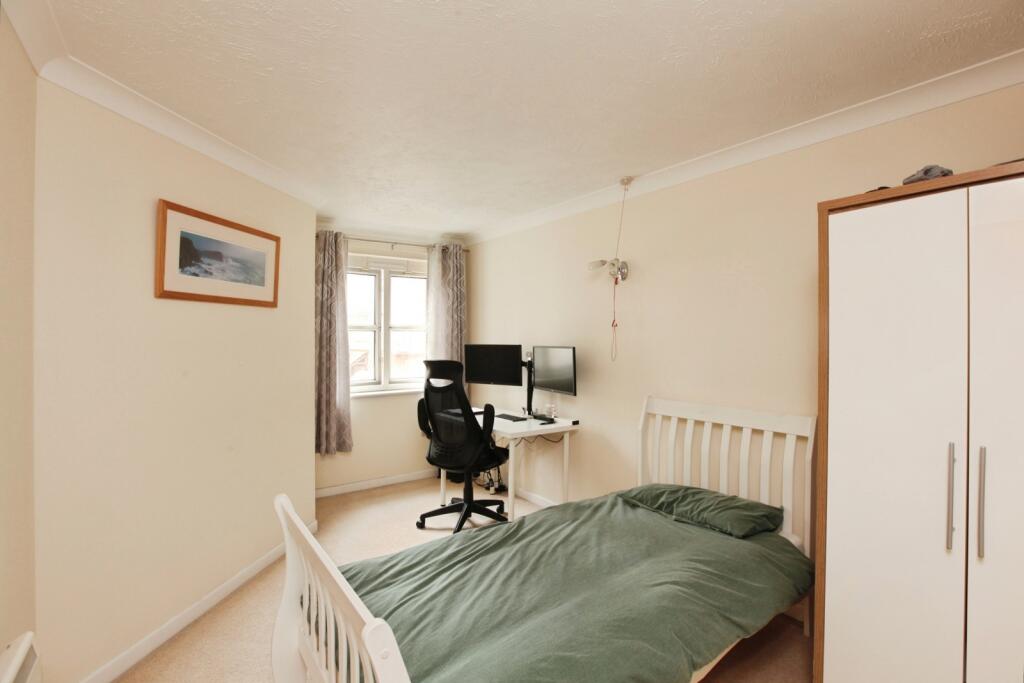Apartment in Torquay - More