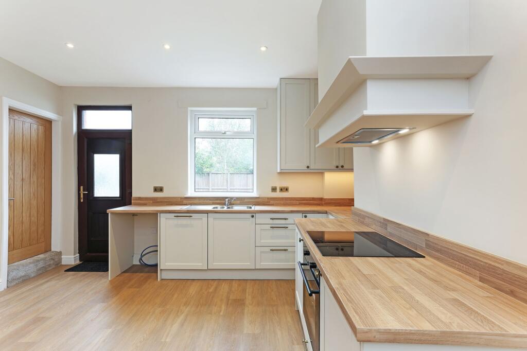 House in Wakefield - View 3