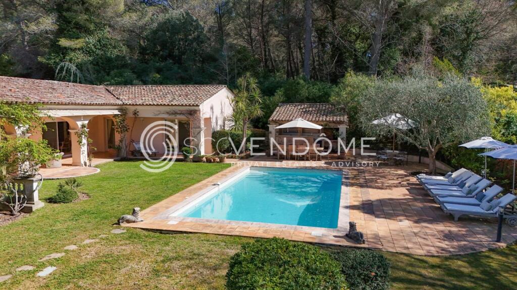 Main image of property: Provence-Alps-Cote d`Azur, Alpes-Maritimes, Cannes