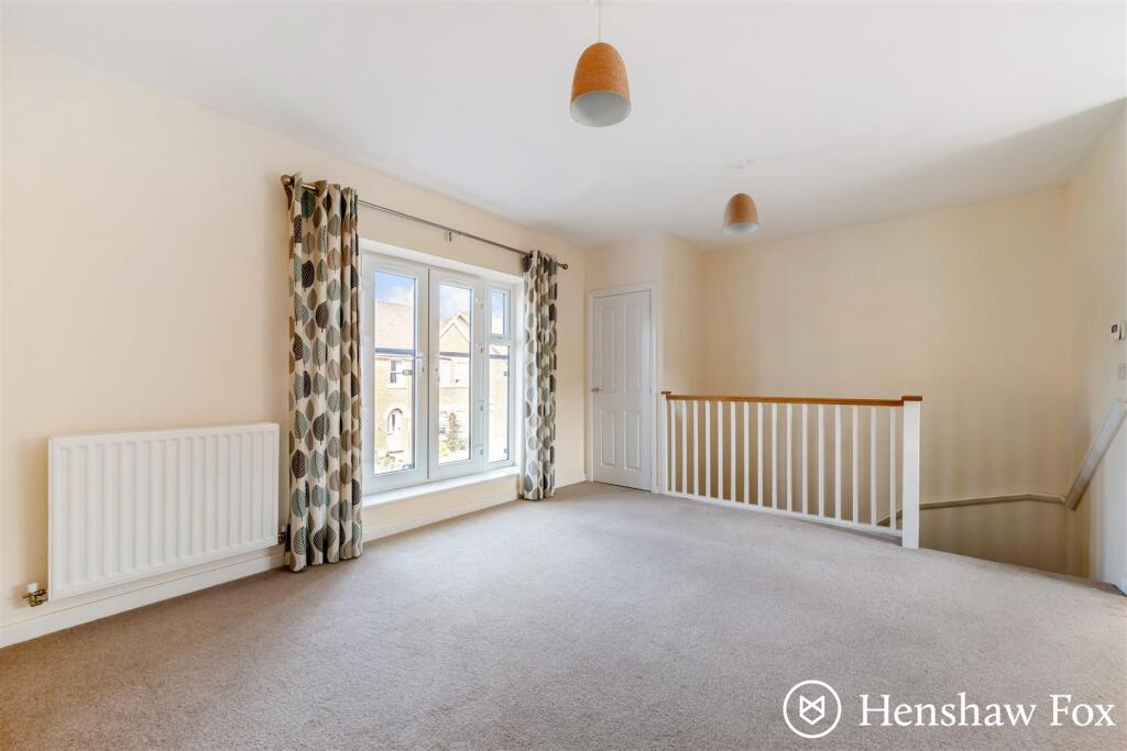 House in Southampton - More