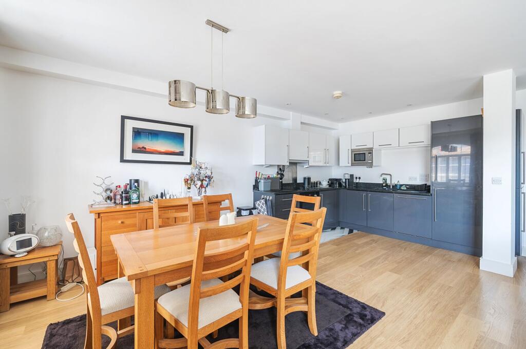Apartment in London - More