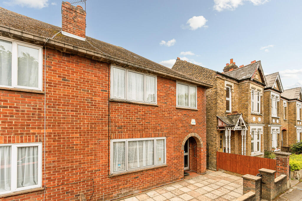 Main image of property: Temple Road, London