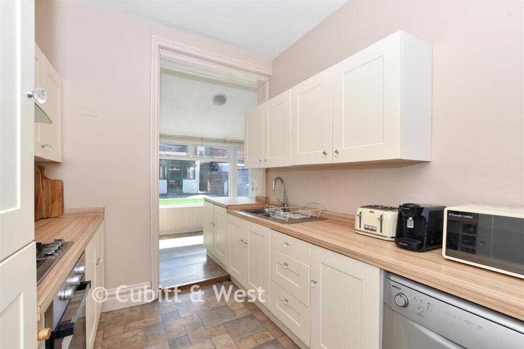 House in Portsmouth - View 5
