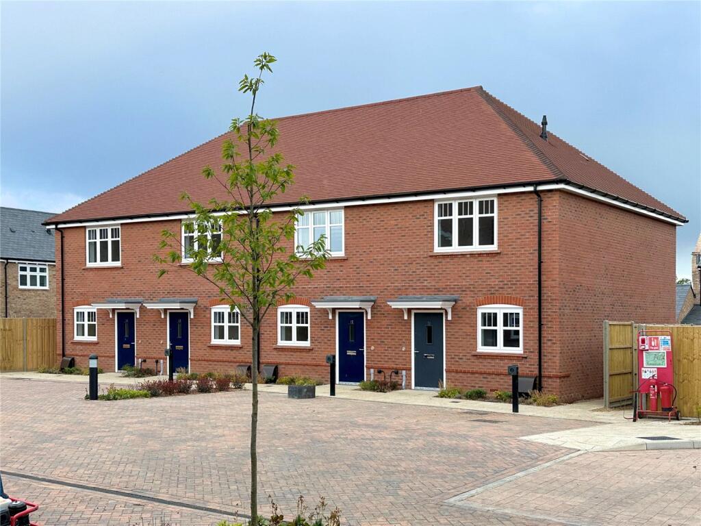 Main image of property: Spinner Avue, Cranleigh, Surrey, GU6