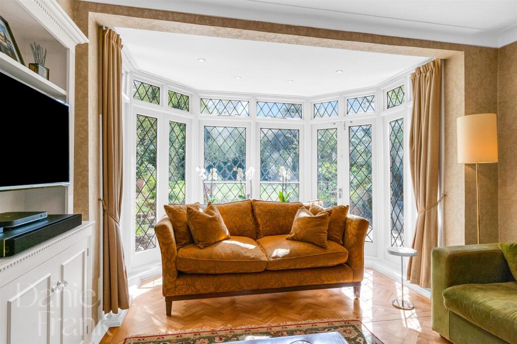 Tycehurst Hill, Loughton photo 4