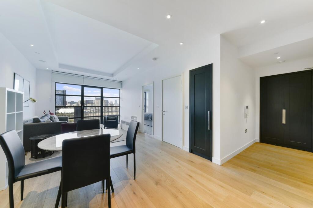 Apartment in London, London City Island, Blackwall - View 2