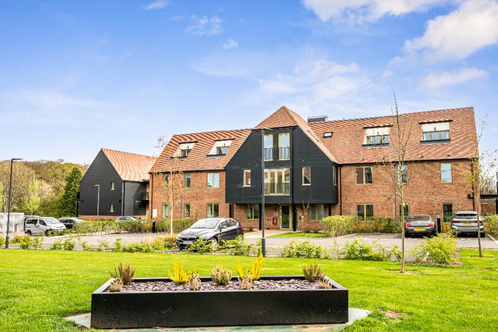 Main image of property: Wycliffe Park, 11 Watercroft Place, Jones Way, Horsley Green, HP14 3WG