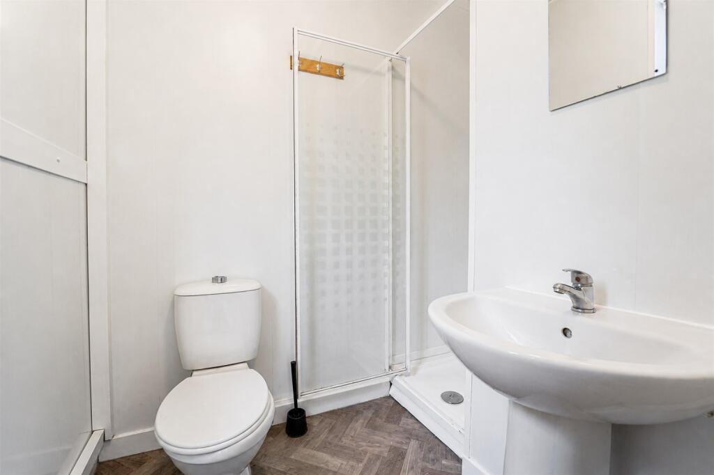 6 bedroom house for rent
