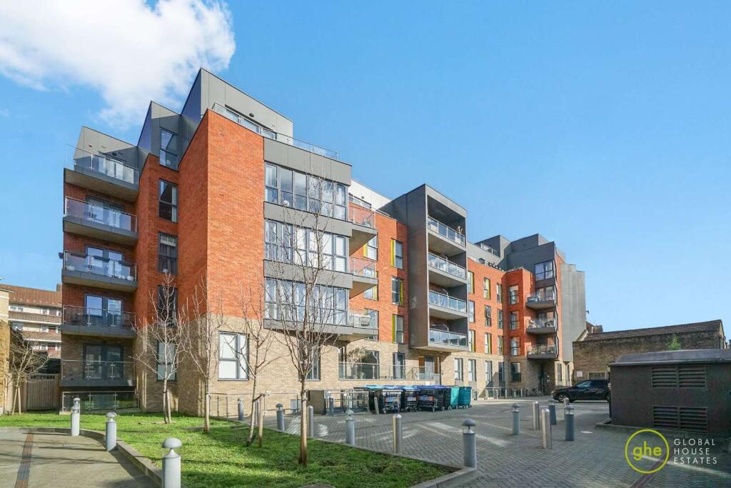 Main image of property: 6 Waleorde Rd, Elephant & Castle, London