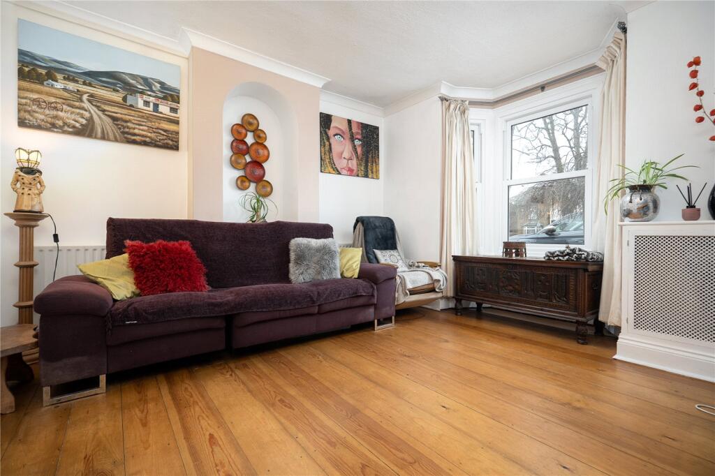 Colham Avenue, West Drayton photo 4