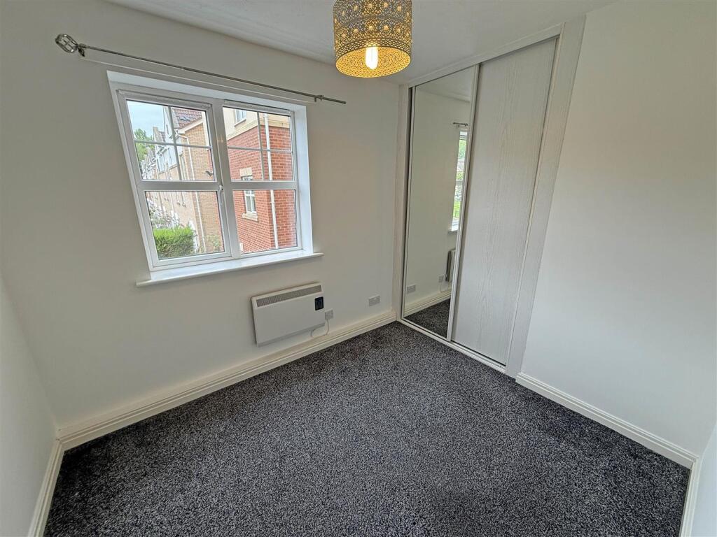Apartment in Newcastle upon Tyne - View 5