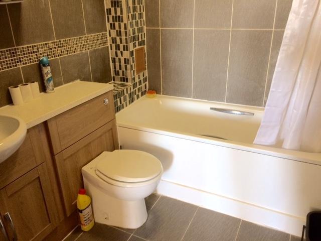 Apartment in Portsmouth, Paulsgrove - View 4