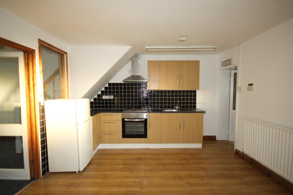 Main image of property: West Street, Sittingbourne, Kent, ME10