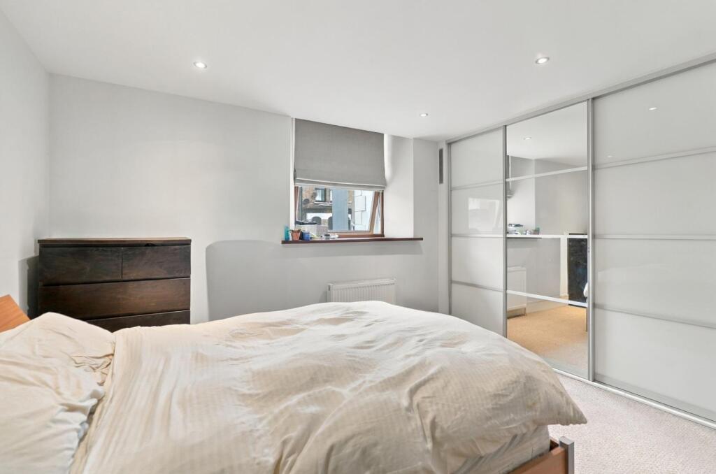 Apartment in London - View 5