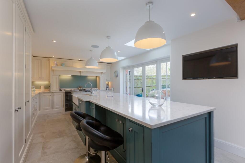 House in Tonbridge - More