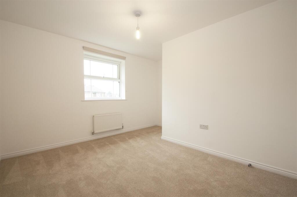 House in Slough, Chalvey - More