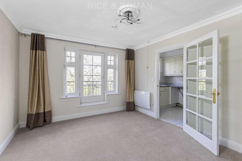 Pegasus Court, Leatherhead photo 3