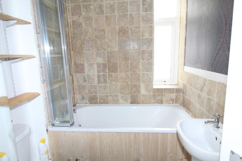 Apartment in Gillingham, Sally Port Gardens - More