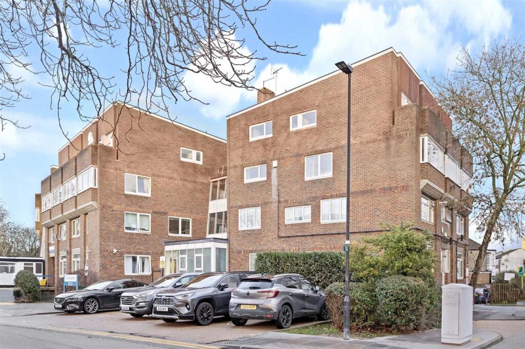 Main image of property: Stuart Crescent, Wood Green, N22