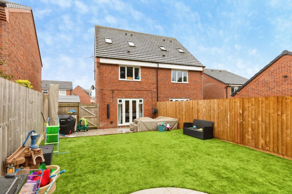 House in Preston - More