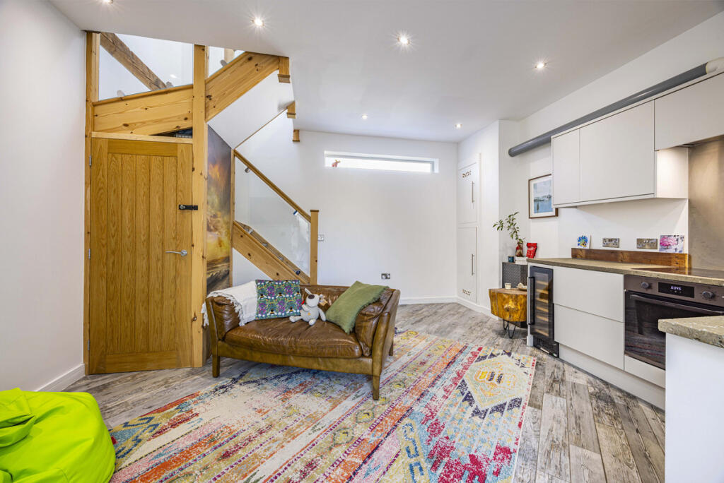 House in Rushcliffe, Lady Bay - View 4