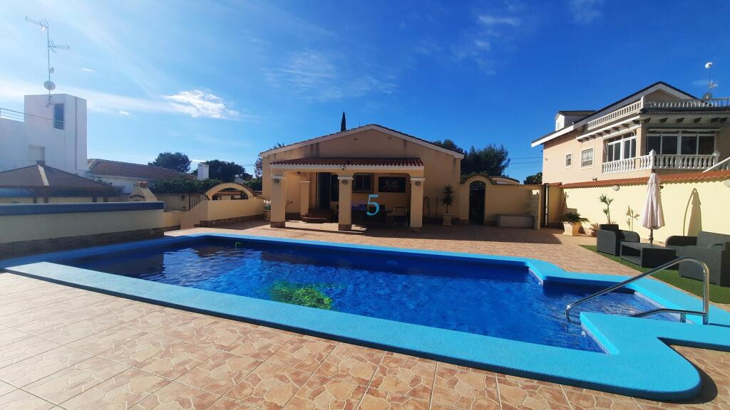 Main image of property: Valencia, Alicante, Pinar De Campoverde
