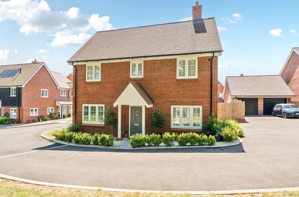 Draper Road, Wickham, Fareham, Hampshire, PO17