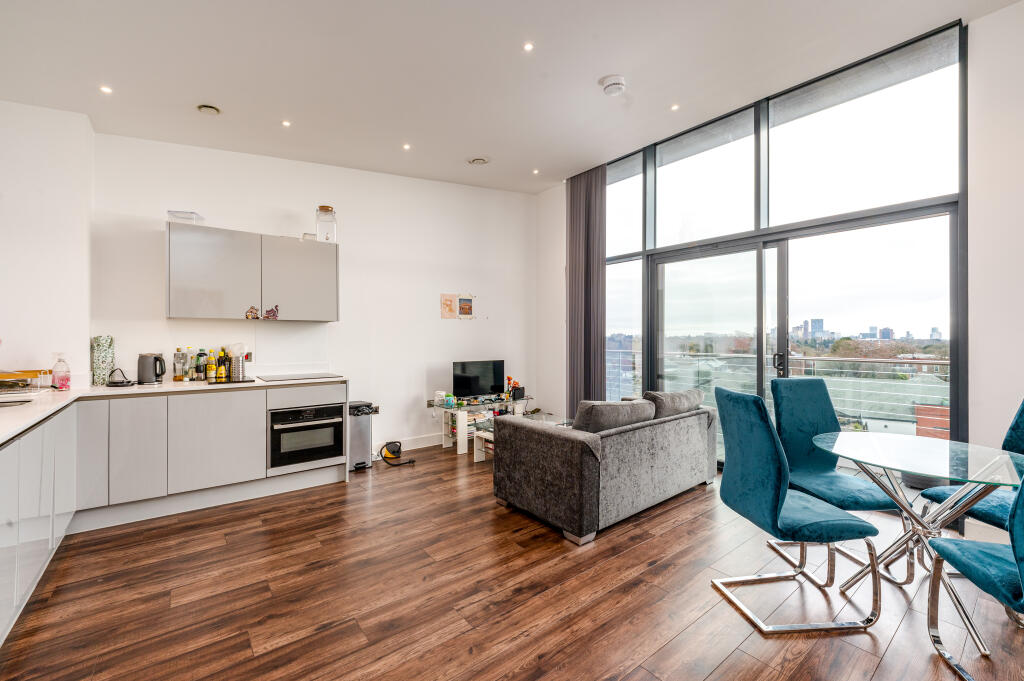 Additional image 2 of High Street, Birmingham, B17