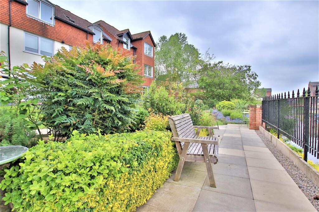 Main image of property: High Street, Tewkesbury