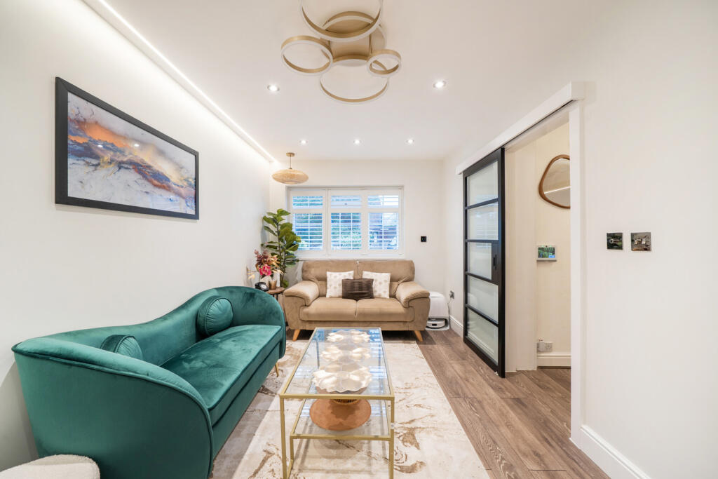 House in London - View 5