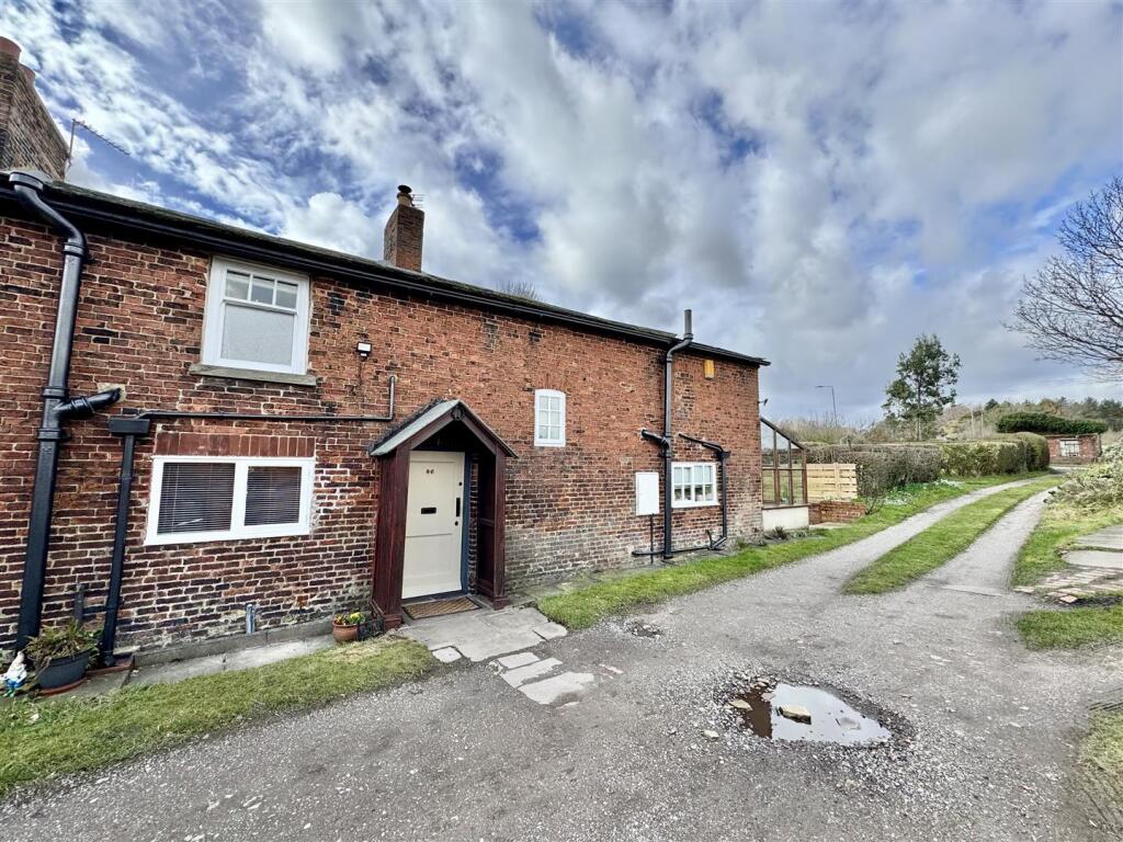 Main image of property: Huddersfield Road, Bretton, Wakefield, WF4 4JW