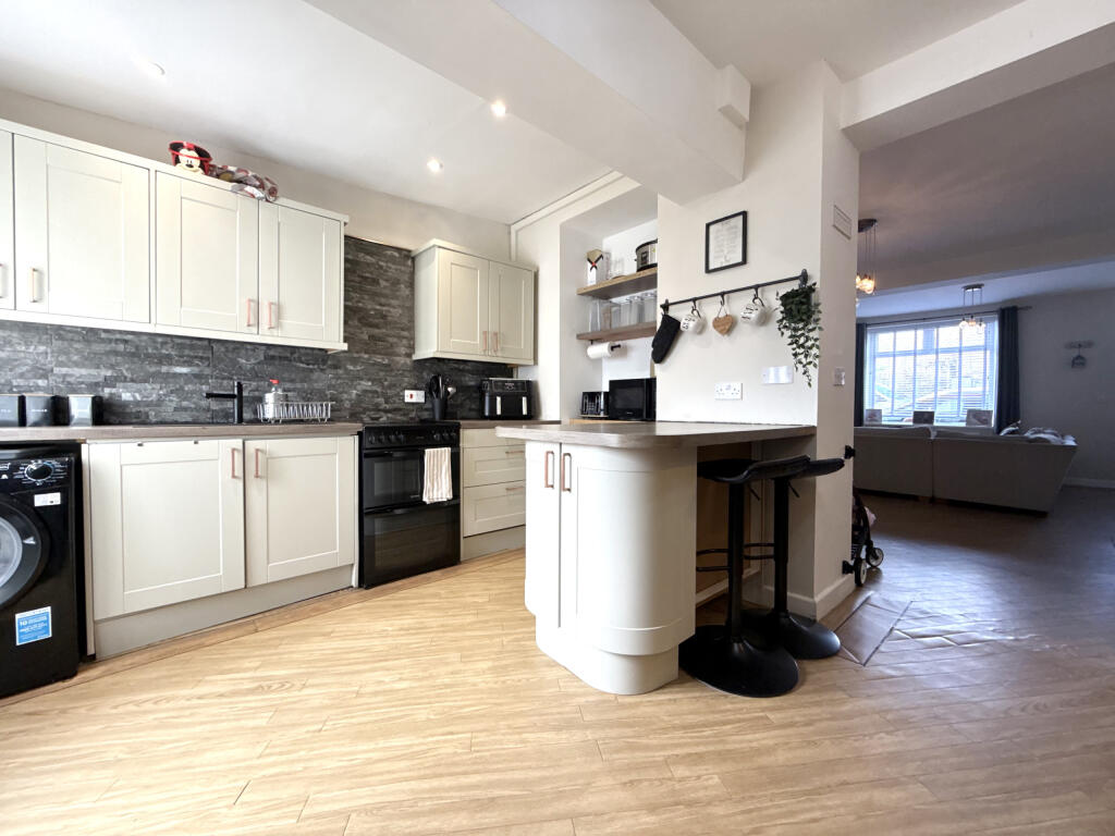 House in Aberdare, Aberaman North - More