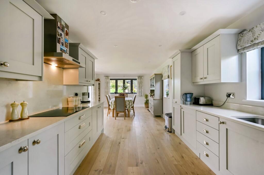 House in Ashford, Woodchurch - More