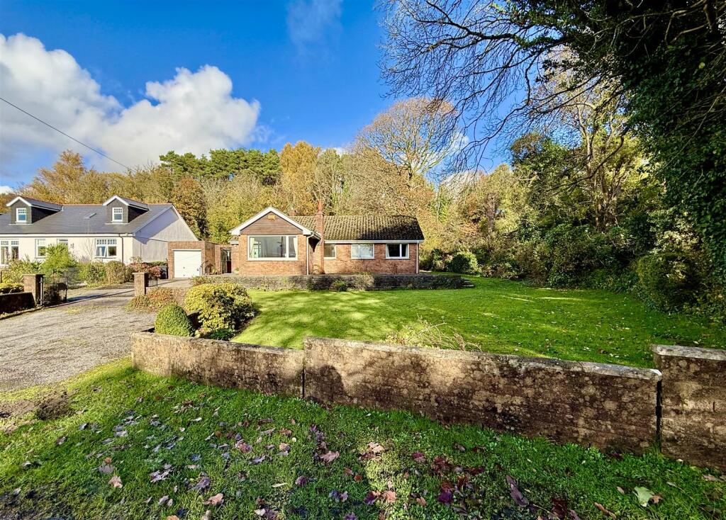 Kingsbury Place, Llwydcoed, Aberdare photo 2