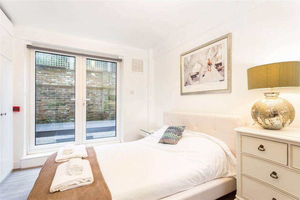 Apartment in London - More