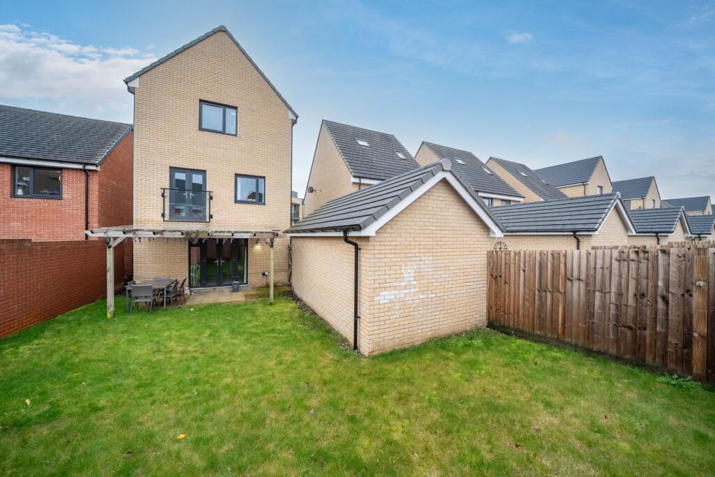 4-bed house on Cashmere Drive, Andover, SP11, £390,000