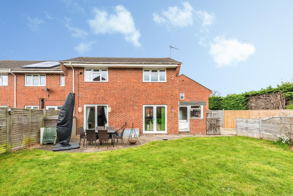 Main image of property: Saw Close, Chalgrove, Oxford