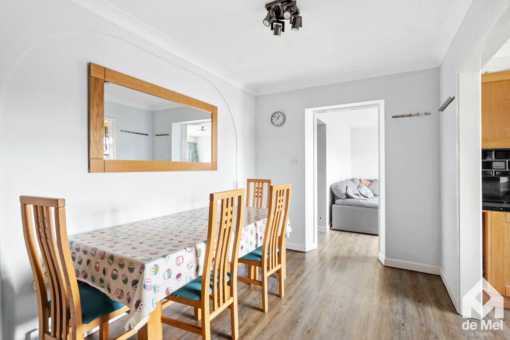 Thatchers End, Woodmancote, Cheltenham, GL52 photo 4
