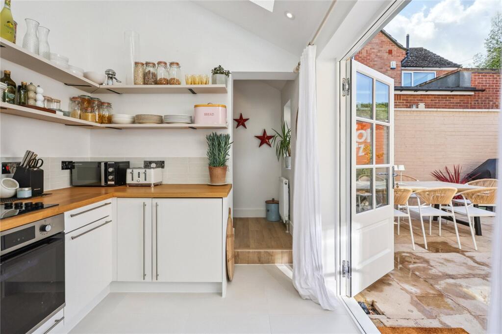 West End Lane, Esher, Surrey, KT10 – pohled 6