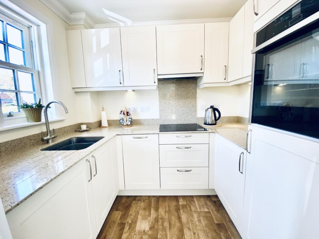 Apartment in Reading - View 3