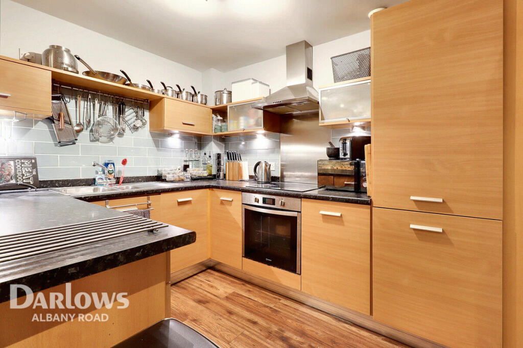 Apartment in Cardiff, Cathays - View 4