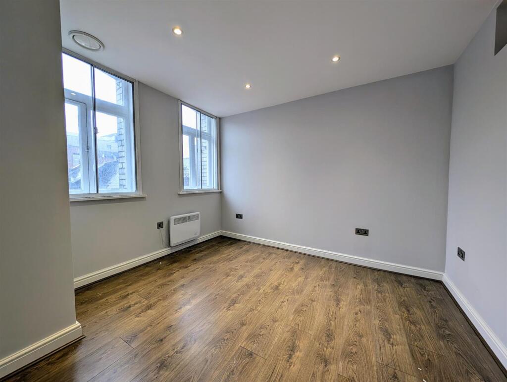 Apartment in Liverpool, Pride Quarter, Vauxhall - View 4