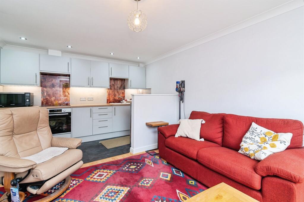 Julian Road, West Bridgford, Nottingham - View 3