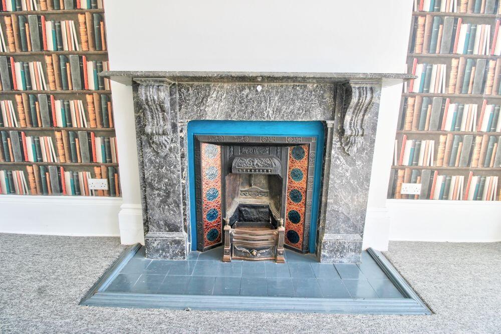 Apartment in Eastbourne, East Sussex - More