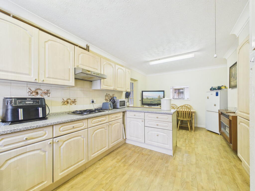 House in Horsham, West Sussex - More