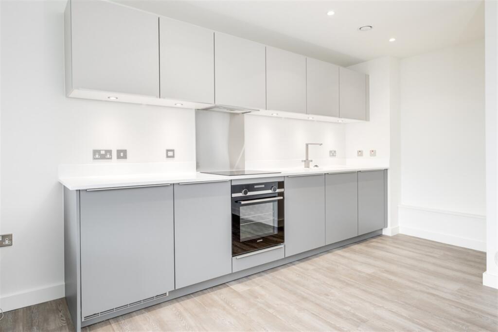 Additional image 2 of The Bank II, B16