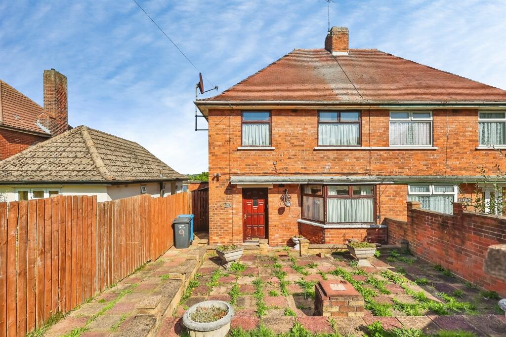 3-bed semi-detached on Edale Square, Ilkeston, £115,000